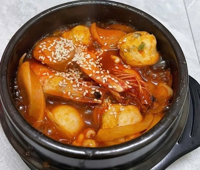 Hình ảnh Tokbokki thập cẩm