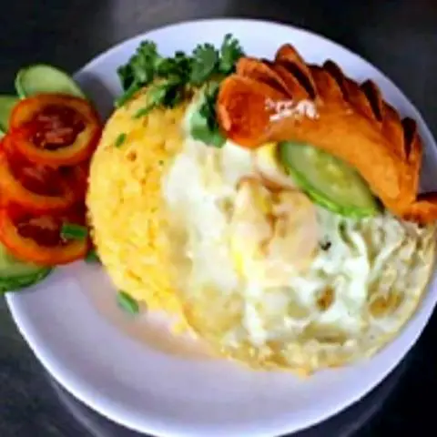 Hình ảnh Cơm chiên Ốp La Xúc Xích