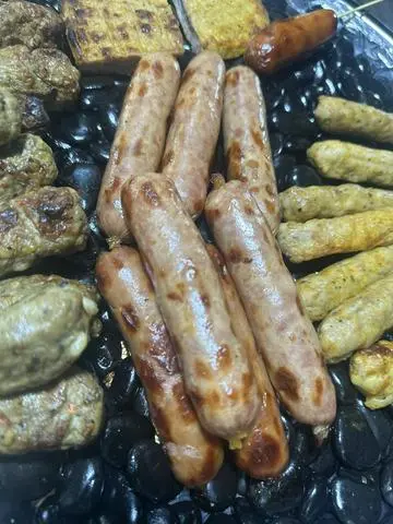 Hình ảnh Lạp xưởng nướng đá