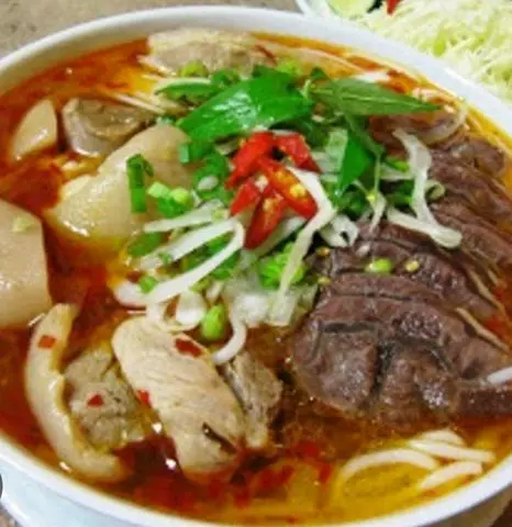 Hình ảnh Bún bò giò - thịt