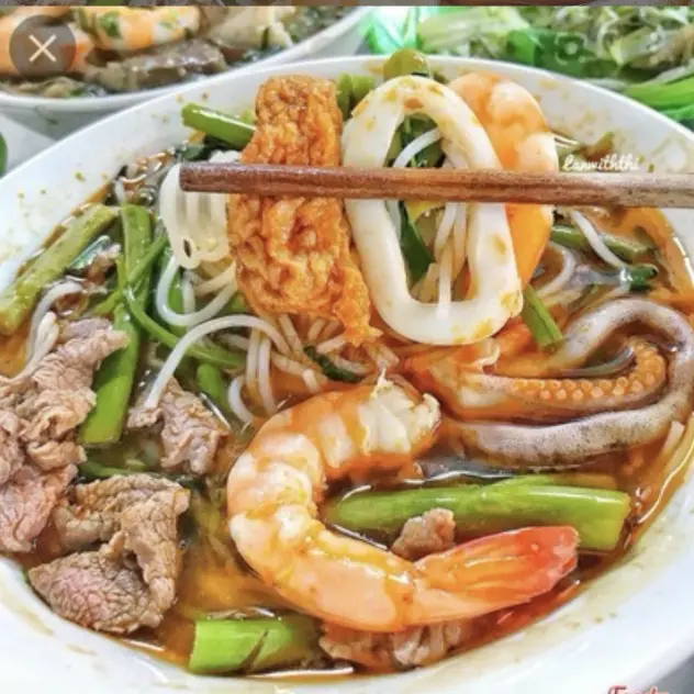 Hình ảnh Bún thái hải sản thập cẩm + 1 Trà sữa trân châu trắng 