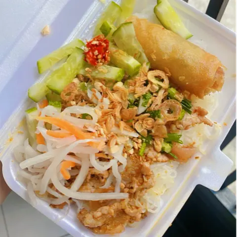Hình ảnh BÚN THỊT XÀO CHẢ GIÒ