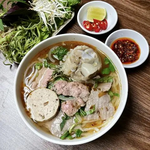 Hình ảnh Combo Bún Bò Đặc Biệt + 1 Nước Sâm