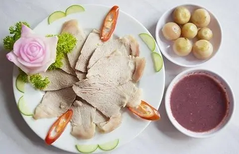 Hình ảnh cơm thịt luộc mắm tôm
