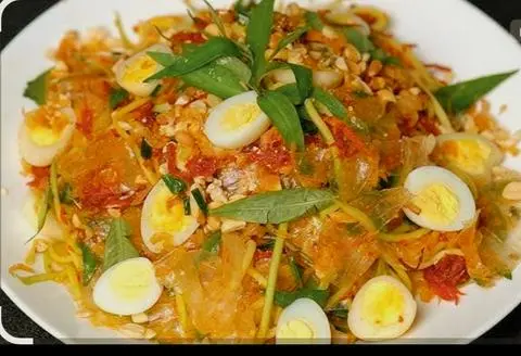 Hình ảnh Bánh tráng trộn trứng cút - trộn sẵn