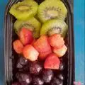 Hình ảnh Mix 3 món: Kiwi - Dâu tây - Nho đen