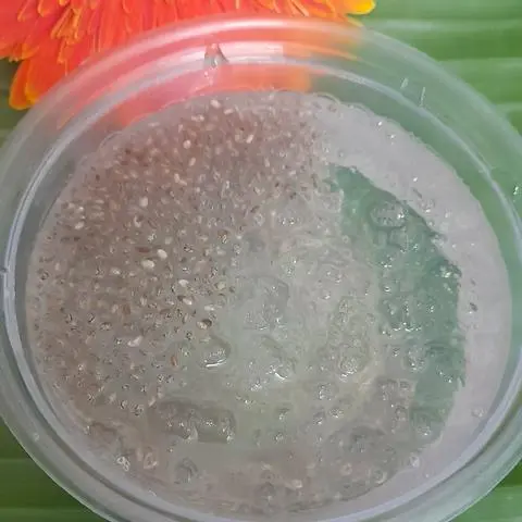 Hình ảnh tuyết yên hạt chia