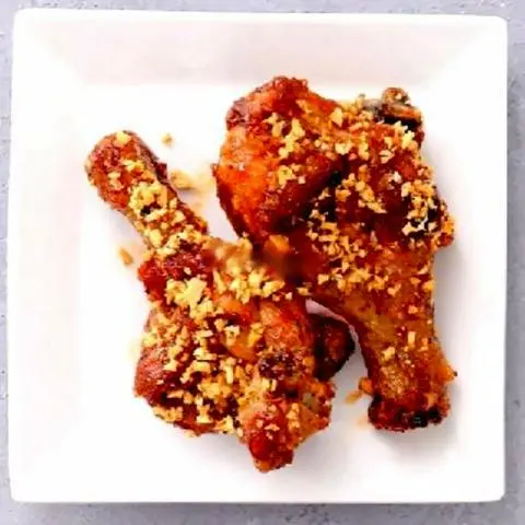 Hình ảnh Đùi gà xối mắm tỏi (không cơm)