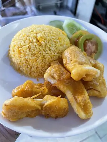 Hình ảnh Cơm tôm chiên giòn