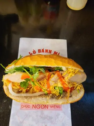 Hình ảnh Bánh mì thịt chả