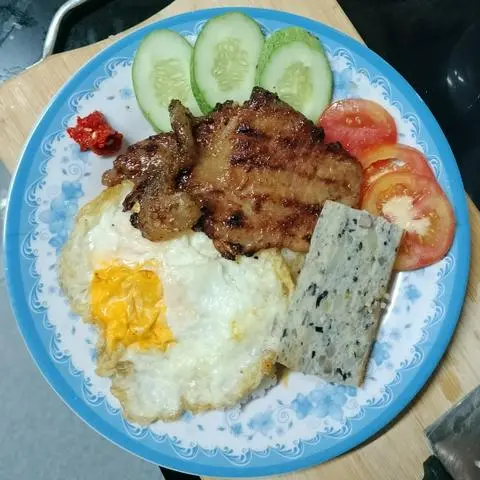 Hình ảnh Cơm sườn chả ốp la