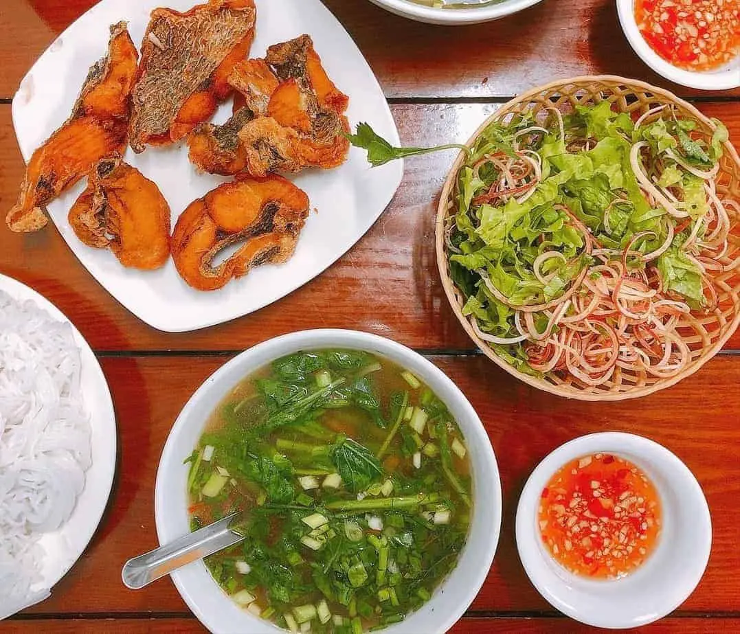 Hình ảnh Bún cá chấm - măng cay