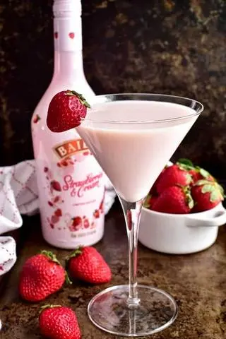 Hình ảnh Sữa bailey dâu