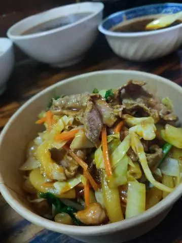 Hình ảnh Nui xào bò