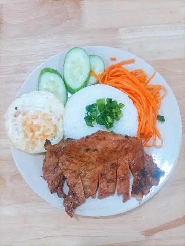Hình ảnh Cơm tấm sườn ốp la