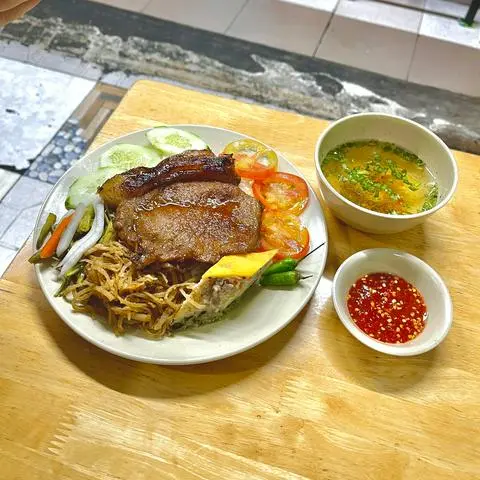 Hình ảnh "Đặc Biệt" Cơm Tấm Sườn Bì Chả