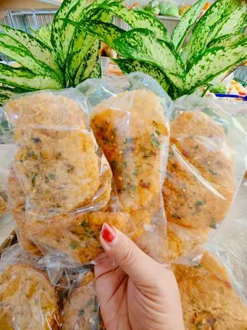 Hình ảnh 3 bịch cơm cháy mỡ hành