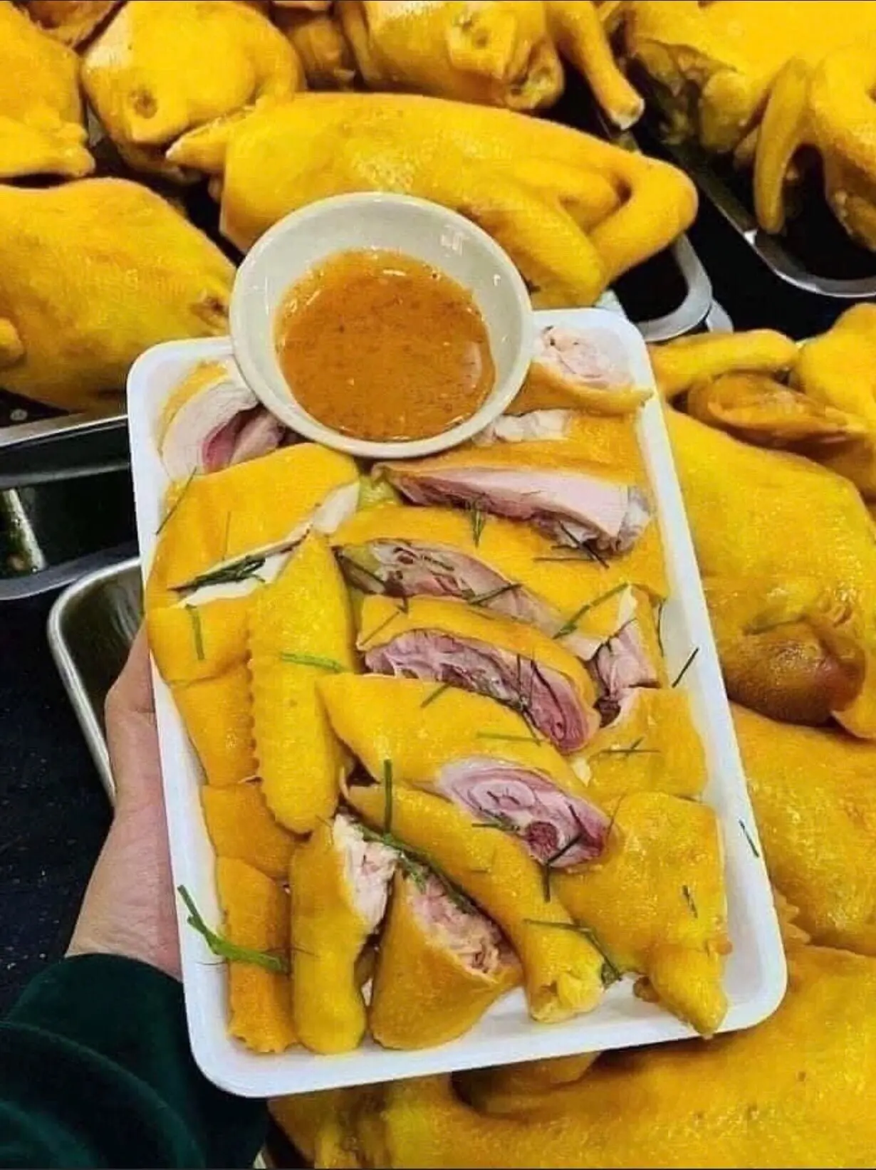 Hình ảnh GÀ RI Ủ MUỐI 1/2 CON CHẶT SẴN 