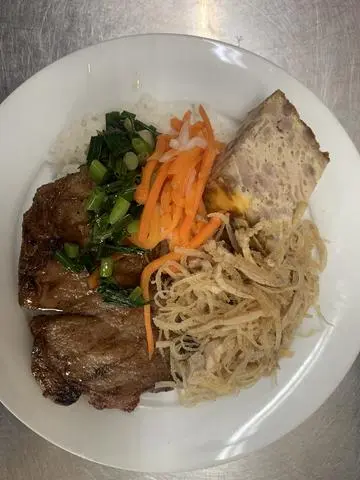 Hình ảnh Cơm Tấm Sườn Bì Chả Cua