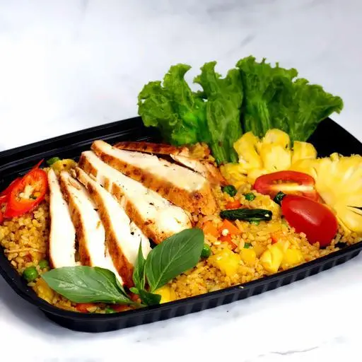 Hình ảnh Cơm gà chiên thơm kiểu Thái
