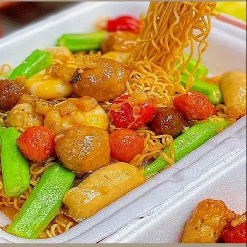 Hình ảnh mì gói cá viên 