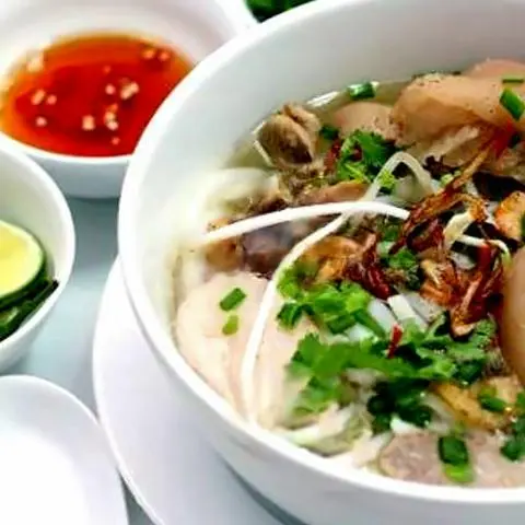Hình ảnh Bánh canh giò heo tóp mỡ