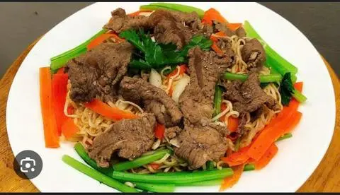 Hình ảnh Mì xào bò