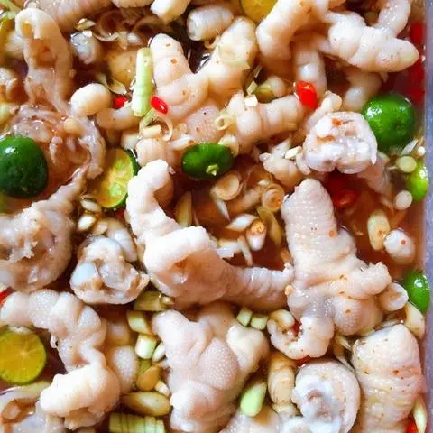 Hình ảnh Chân Gà Rút Xương Sả Tắc (Lớn)