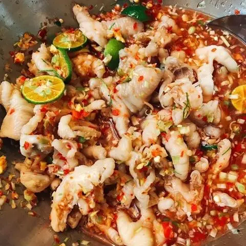 Hình ảnh Chân Gà Rút Xương Sốt Thái