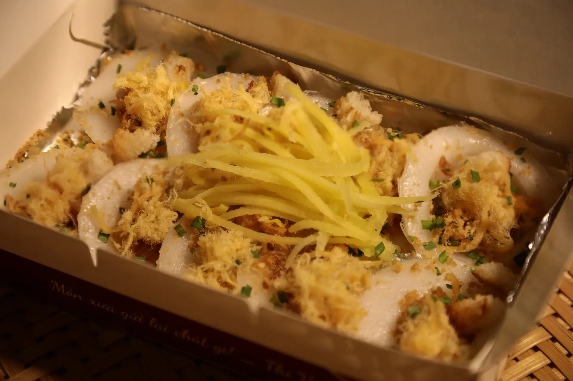 Hình ảnh Bánh bèo chà bông heo xoài