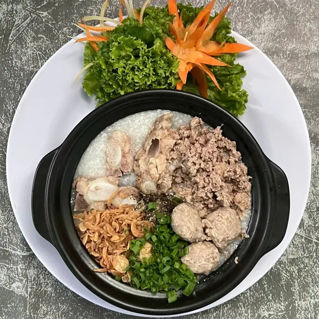 Hình ảnh Cháo Sườn Thịt Bằm Bò Viên