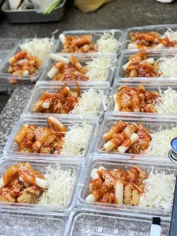 Hình ảnh Gà Tok phô mai sốt cay HQ