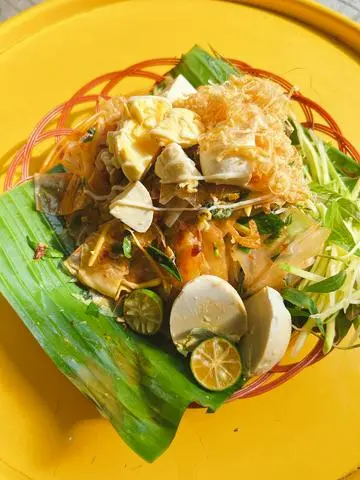 Hình ảnh Bánh tráng muối tỏi, tóp mỡ, trứng vữa, chà bông