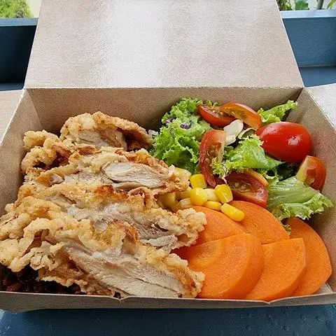 Hình ảnh Gà chiên giòn - salad mix