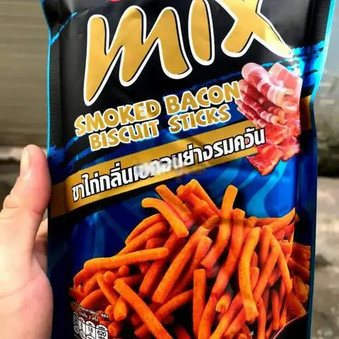Hình ảnh Bánh Cọng Mix Vị Thịt Xông Khói