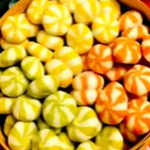 Hình ảnh Bánh Bao Trứng Muối Tôm Vàng