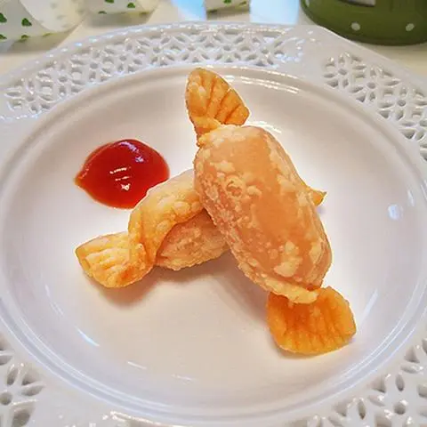 Hình ảnh hoành thánh cuộn xúc xích ( 4 viên )