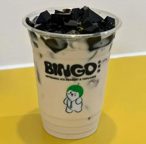Hình ảnh Trà sữa Oolong Sương Sáo - Oolong Milk Tea w. Grass Jelly