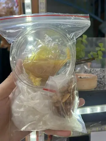 Hình ảnh Bánh Tráng Chấm Sốt Muối Béo