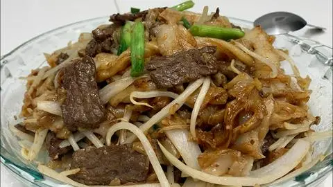 Hình ảnh hủ tiếu mềm xào bò trứng 