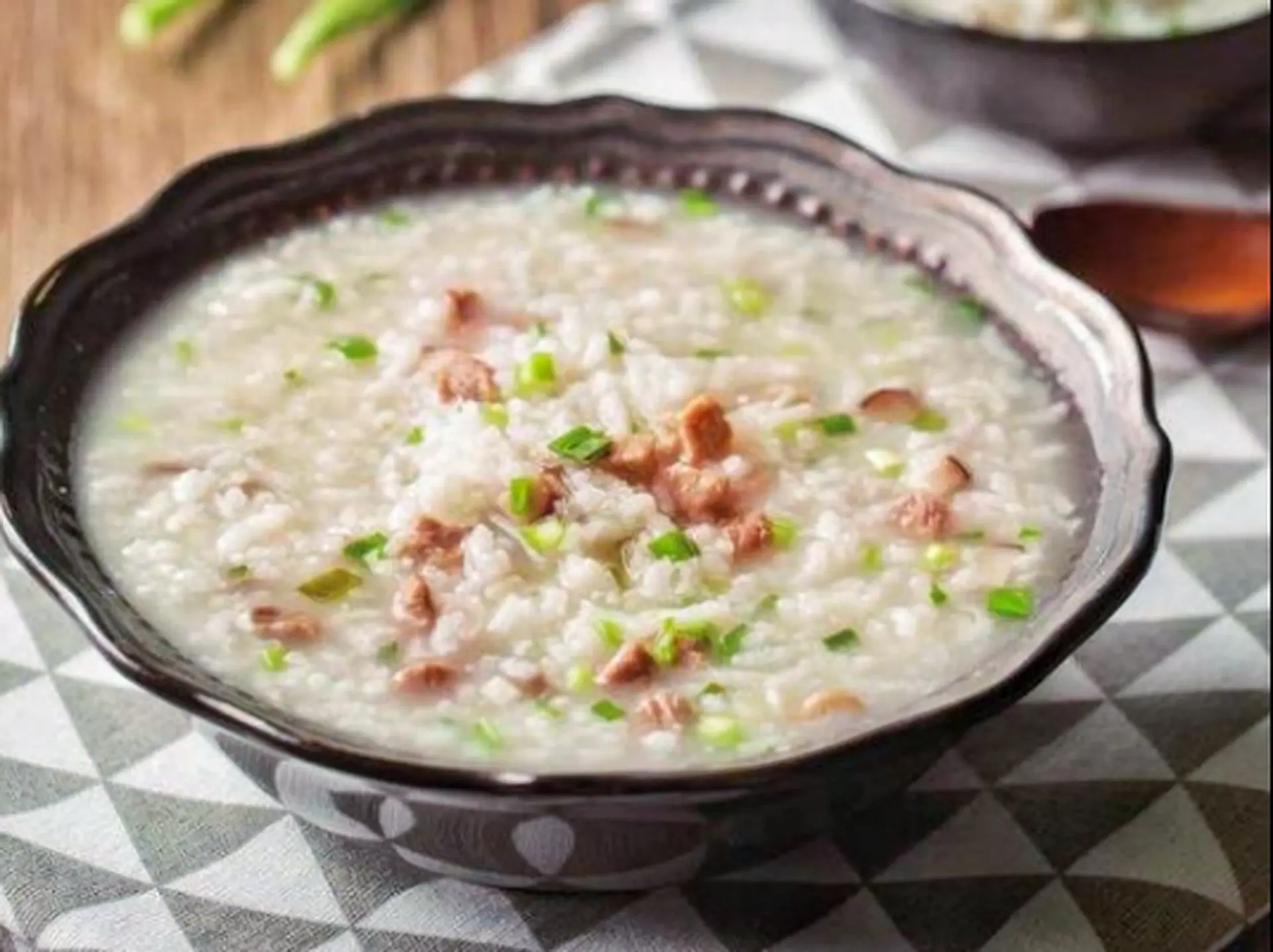 Hình ảnh cháo thịt bò bầm + trứng