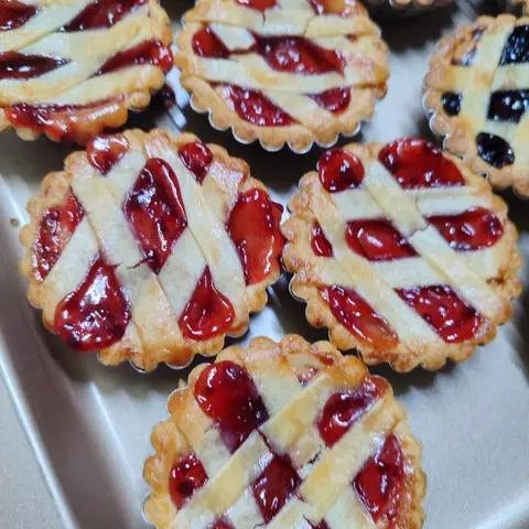 Hình ảnh Lychee raspberry tart ( set 2 cái )