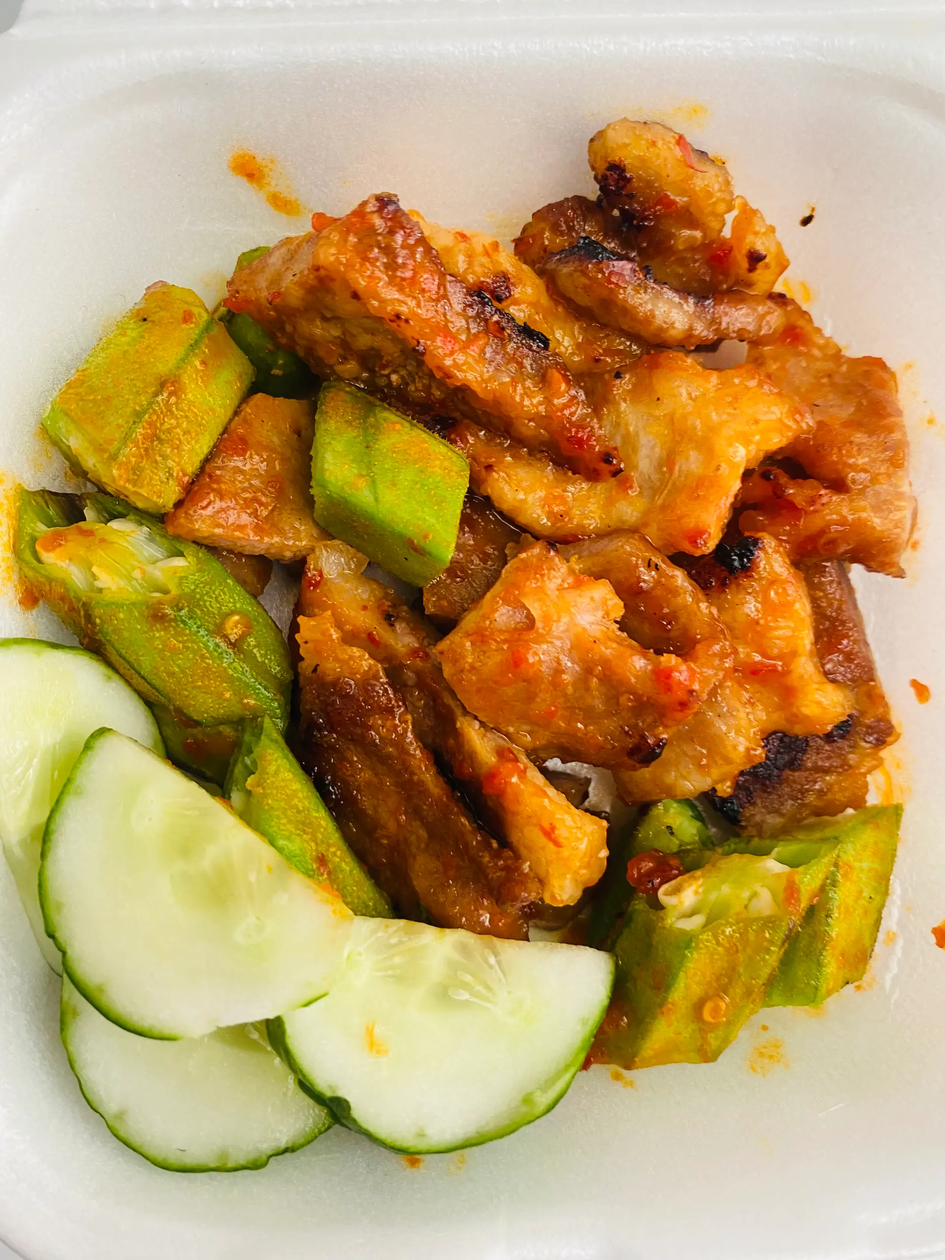 Hình ảnh Vú heo ướp sate