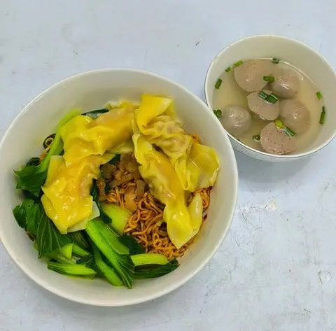 Hình ảnh Mì Sủi Cảo Bò Viên Trộn Khô