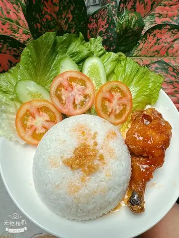 Hình ảnh Cơm Đùi Gà Mắm Tỏi