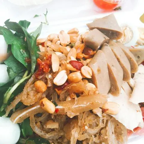 Hình ảnh bánh tráng trộn tré - chả bò
