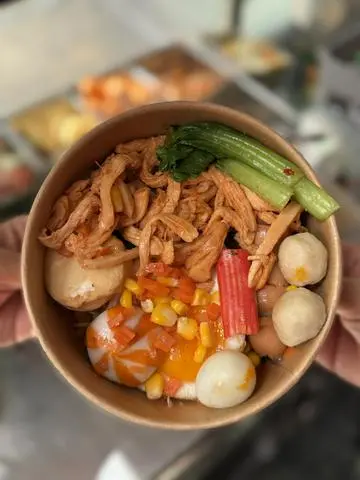 Hình ảnh mì trộn đặc biệt gà xé 