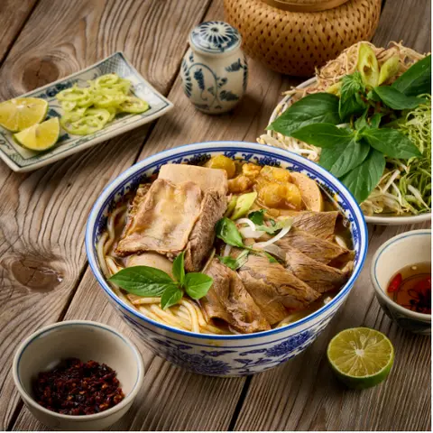 Hình ảnh Bún bò đầy đủ sườn - ko giò