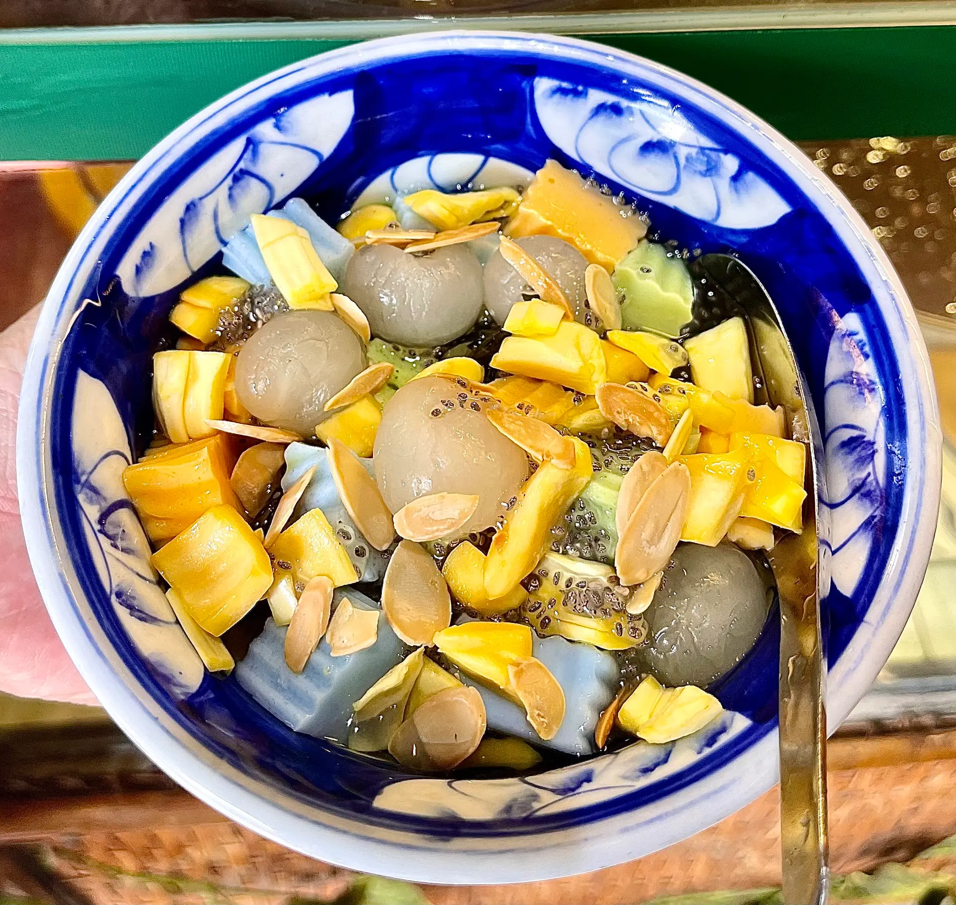 Hình ảnh CHÈ KHÚC BẠCH THẬP CẨM