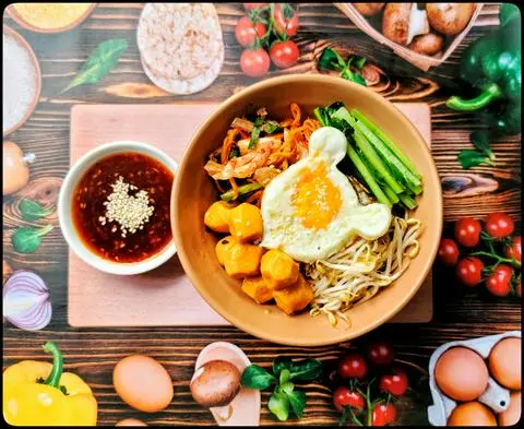 Hình ảnh cơm trộn xiên que kim chi + trứng 